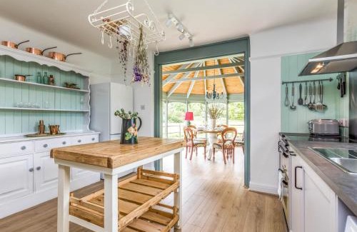 Birdham House | Pass the Keys Pretty Three Bedroomed home near the Beach