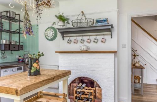 Birdham House | Pass the Keys Pretty Three Bedroomed home near the Beach
