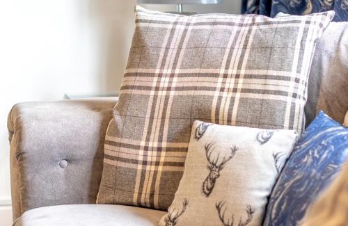 Renfrew Apartment | Pass the Keys Renfrew Town Centre Easy Link to Glasgow City