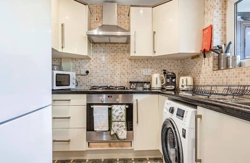 Stratford and New Town Apartment | Pass the Keys | Spacious family house, Stratford