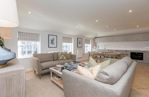 Bath Apartment | Pass the Keys Stunning Coach House in Central Bath with parking