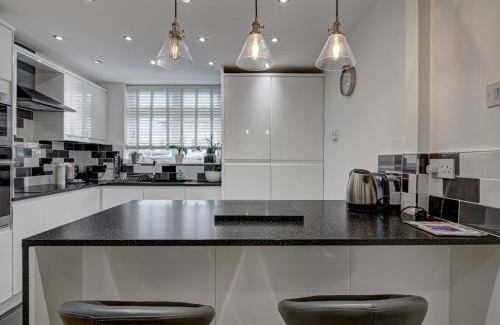 Salford Apartment | Pass the Keys Stunning 1Bed Manchester Apartment with parking
