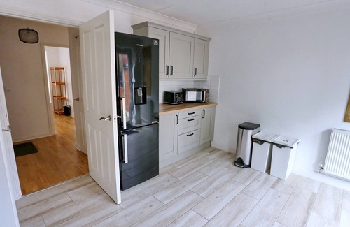 Salford House | Pass the Keys | Stylish House With Balcony Close To AO Arena