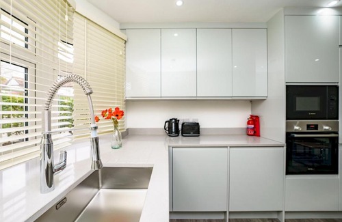 Barnhill House | Pass the Keys Stylish Home in Wembley Park