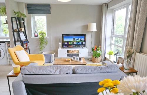 Manchester Apartment | Pass the Keys Sunny Apartment 10mins to Coop Arena