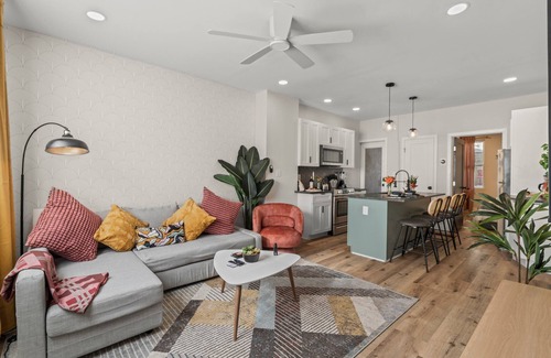Passyunk Square Apartment | Passyunk Square Spacious 1BR - Huge Deck