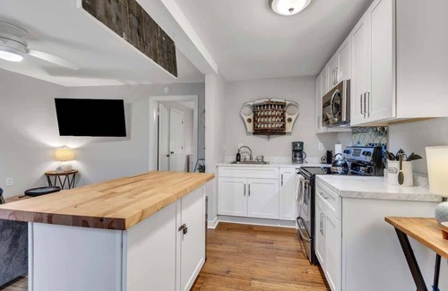 Franklin House | Pasture Bedtime - Great Location!