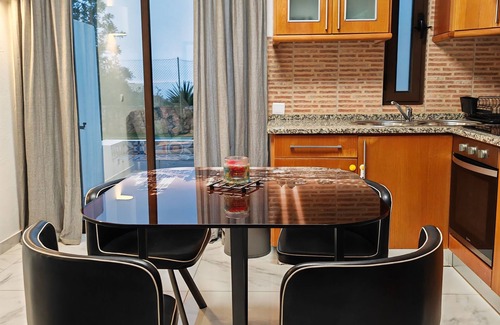 Patio Apartment | Páteo Apartment - Pool, BBQ and Garden View