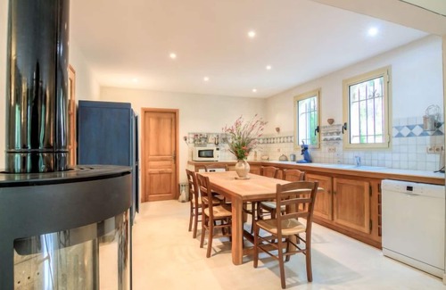 Le Barroux House | Patifiage by Interhome