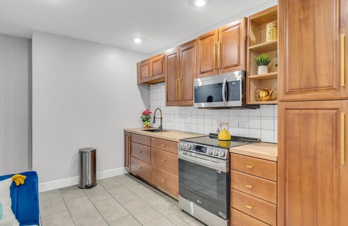North Philadelphia West Apartment | Patio Central City W Oxford St 1BR