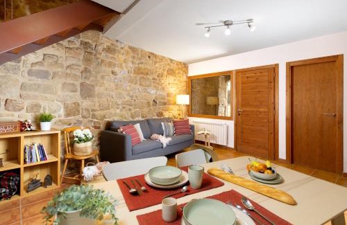 Lledo Apartment | Patio con barbacoa en Casa de las Letras