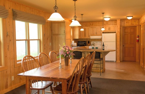 Winthrop House | Patterson Lake Cabin Grand Suite 3-Bdrm