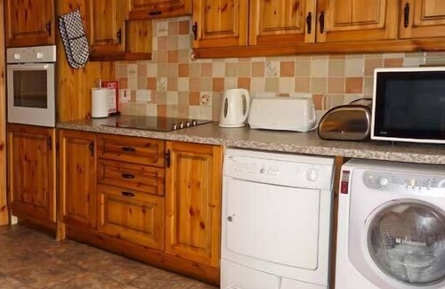 Portmagee Cottage | PATTY'S, pet friendly, with open fire in Portmagee, County Kerry