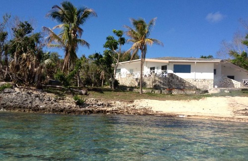 South Palmetto Point House | Pau Pau Beach Estate by Eleuthera Vacation Rentals