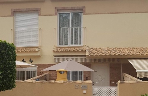 Los Alcazares House | PAUL'S PLACE (Albatros) 10 min walk to beach-3 bed air con/heat wifi available