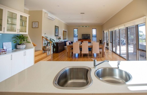 Waterhouse House | Paula's Place 8 Ti Tree Close Robe