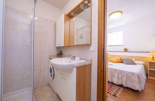 Ne House | Paulotti Antico Borgo Ground Floor, Ne, Italy