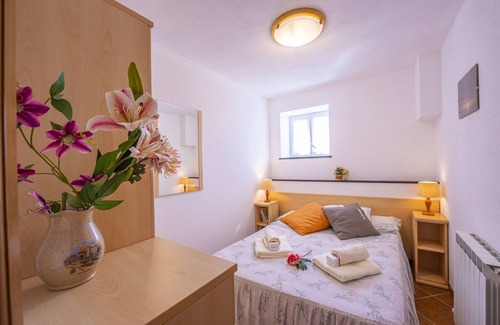 Ne House | Paulotti Antico Borgo Ground Floor, Ne, Italy