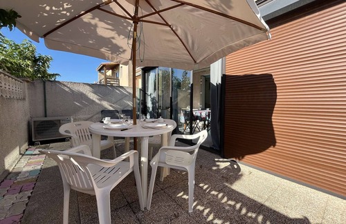 Les Ayguades House | Pavilion with Sunny Terrace, Parking - Gruissan