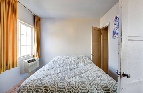 Sunset Park Hotel | Pavilions Motel