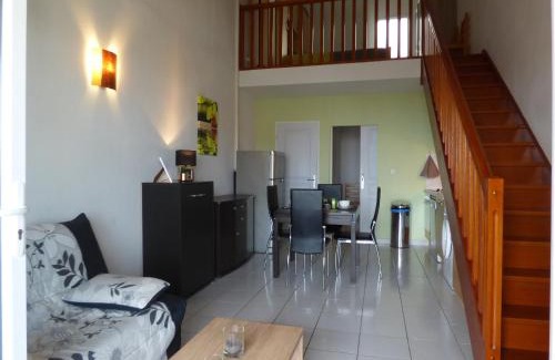 Saint-Pierre-la-Mer Apartment | Pavillon T2 Mezzanine, piscine, Mer Indigo, St Pierre la Mer