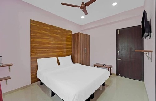 Thoraipakkam Hotel | Pavis