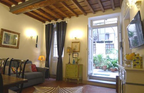 Oltrarno Apartment | Pavone