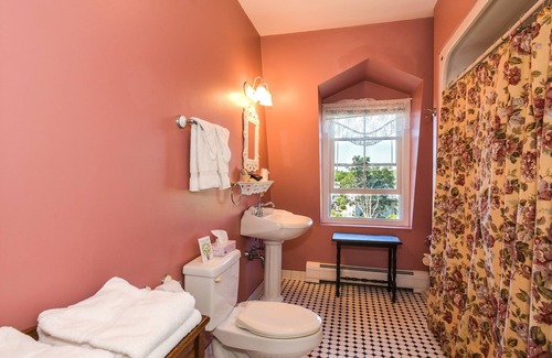 Block Island Bed & Breakfast | Payne's Harbor View Inn