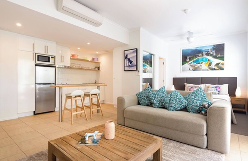 Port Douglas Apartment | Paz@Portsea Dual-key Studio & Bedroom