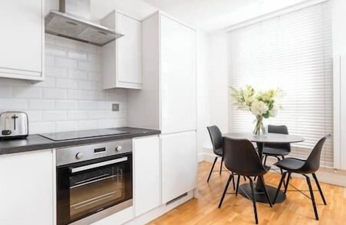 Ferndale Apartment | PBC | Modern One Bedroom Apt in Brixton 496