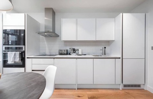 Norland Apartment | PBC | Two Bedroom Apartment with Balcony