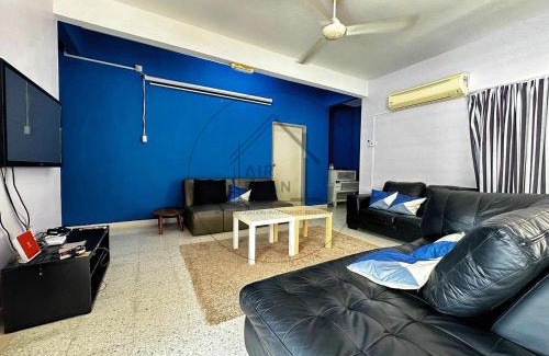 Taman Tanjung House | PD BlueBox Bungalow Sailor Theme (Up to 20 Pax)