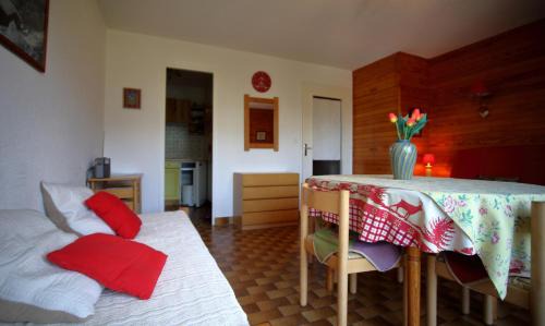 Les Carroz-d'Araches Apartment | PE255 Studio 4 pers pieds de piste