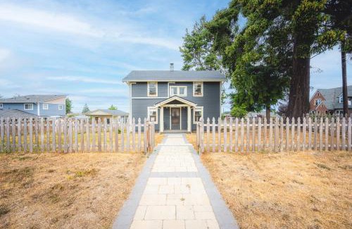 Port Angeles House | Peabody House - 1920s Cottage