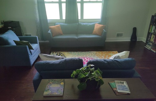 Gracewood House | Peace and Privacy in a Cozy Modern Home close to amenities