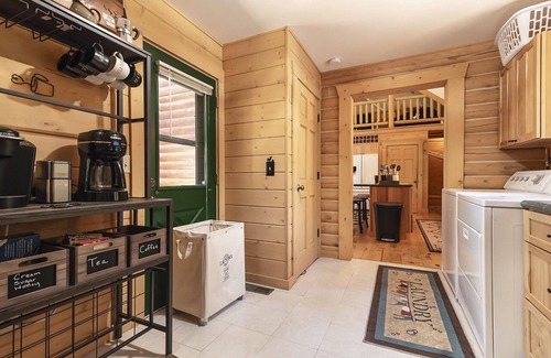 Arkdale Cabin | PEACE AND QUIET SAND VALLEY Spacious log home with tranquil lake view
