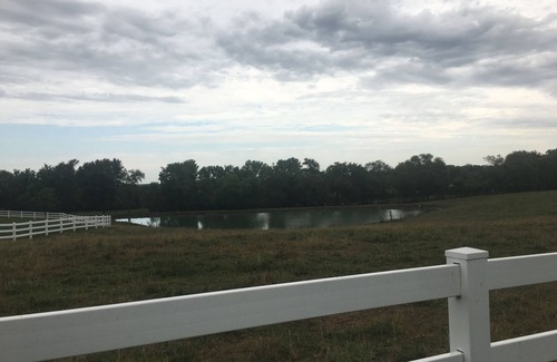Waldron House | Peace and tranquility in the country with quick access to Kansas City