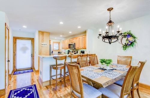 Foscoe Condo | Peace at Echota - Direct Grandfather Mtn Views!
