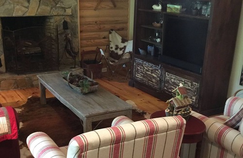 Zirconia House | Peace full wooded setting Log Home, w/Stone Fireplace, Access to Lake Summit,