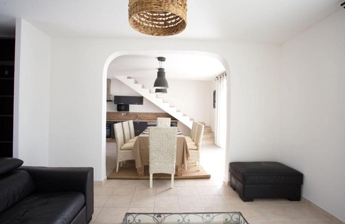 Pertuis House | Peace Haven At The Edge Of The Luberon