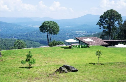 Valle de Bravo House | Peace in the woods at Casa Laven