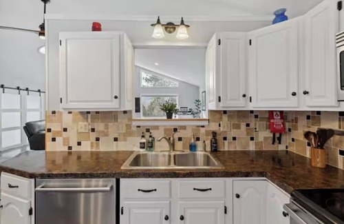 Woodland Park House | Peace In The Pines Charming 2 Bedroom Home Woodland Park WiFi Treadmill Hot Tub