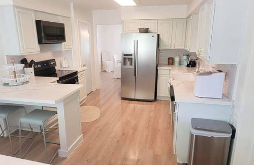 Cedar Lane House | Peace, luxury and fishing under 100 year old oaks