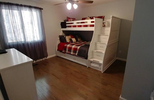 Bryson City House | Peace of Heaven ~ Modern Chic Cabin w/Majestic Mountain Views