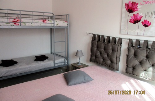 Boujan-sur-Libron Villa | PEACE OF MIND ASSURED. COMFORT, COCOONING ATMOSPHERE, JACUZZI, LARGE GARDEN......