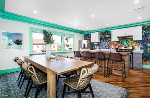 Los Angeles Apartment | Peace Palace 56