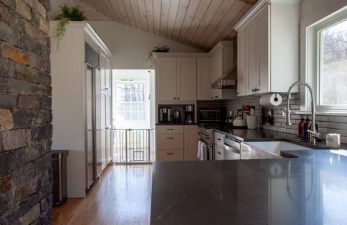 Rhinebeck House | Peace, Privacy & Plenty of Sunlight: 6 min to Town
