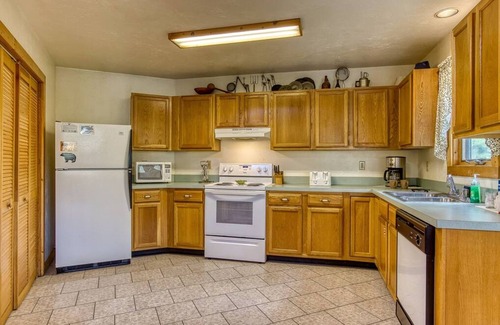 Gatlinburg - Pigeon Forge Apartment | Peace Serenity Relaxation in the Smokies