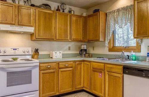 Gatlinburg - Pigeon Forge Apartment | Peace Serenity Relaxation in the Smokies
