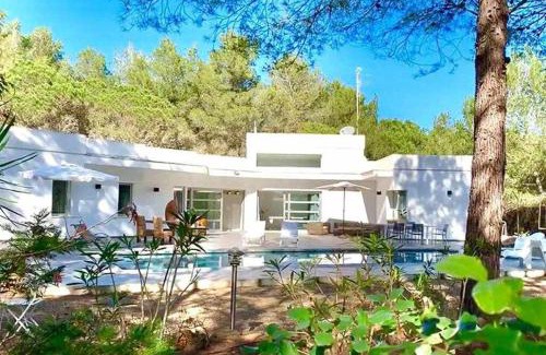 Santa Gertrudis Villa | Peaceful villa in Santa Gertrudis